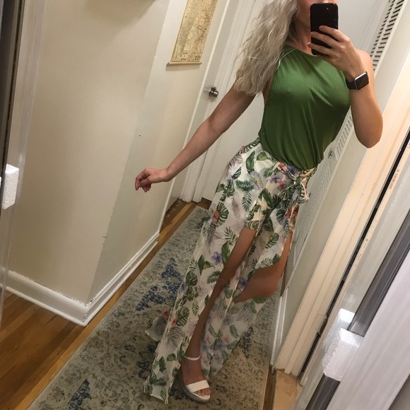 NWT Spring Floral Flowy Shorts/Pant - Picture 4 of 8